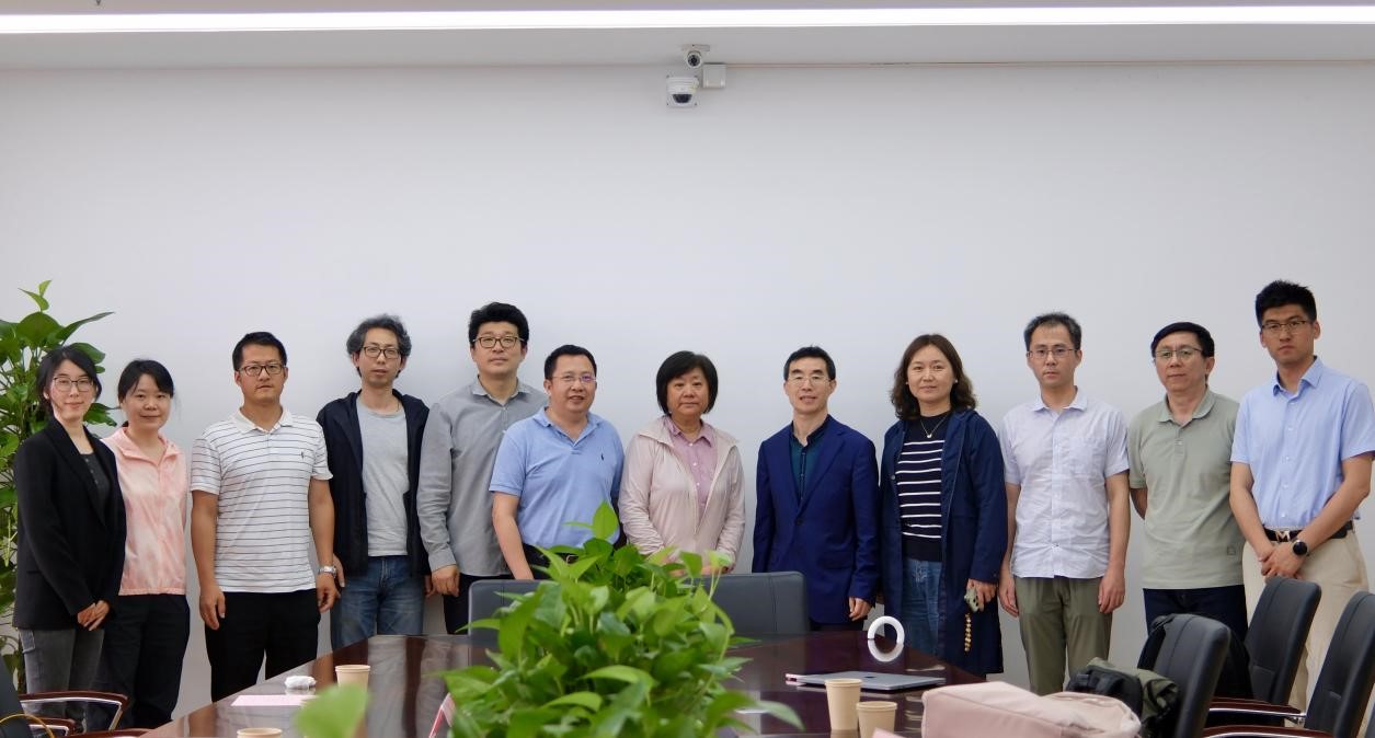 上海william威廉中文官网合影